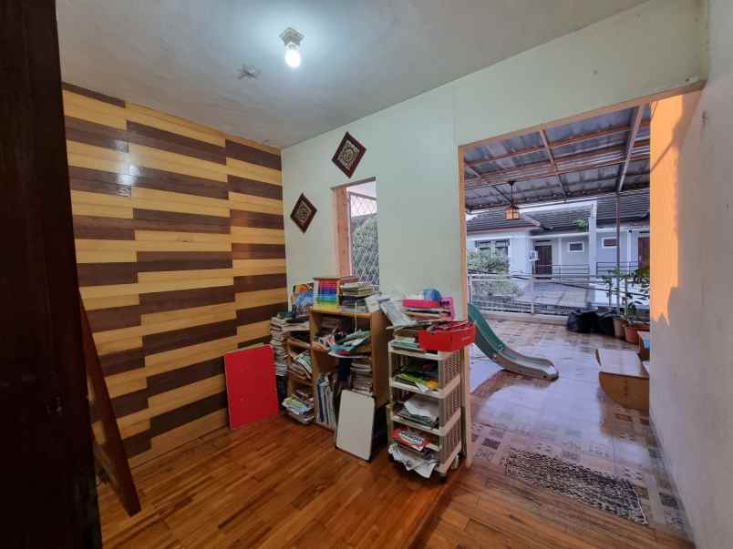 dijual rumah antapani