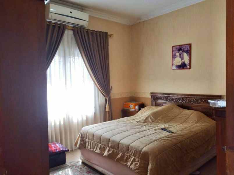 dijual rumah antapani