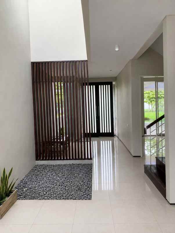 dijual rumah araya malang