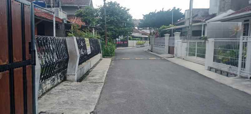 dijual rumah arcamanik endah