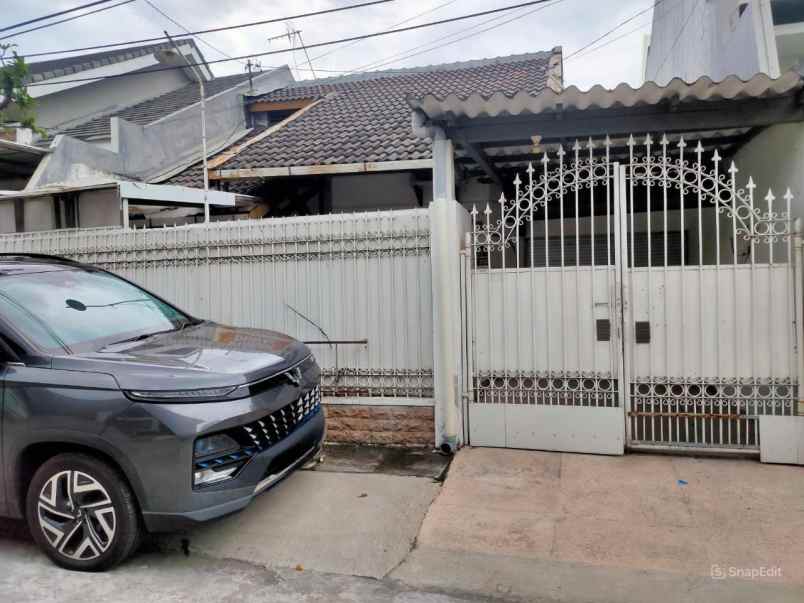 dijual rumah babatan pantai