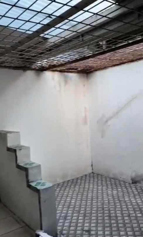 dijual rumah babatan pantai