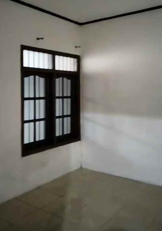 dijual rumah babatan pantai