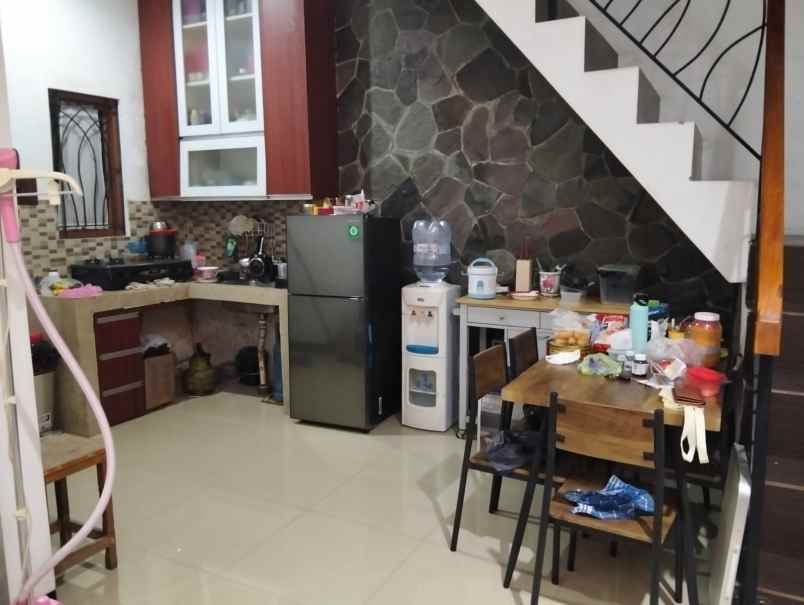 dijual rumah bagus strategis di villa cijantung jaktim