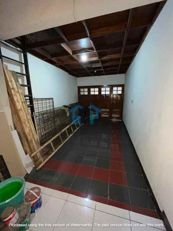 dijual rumah baros