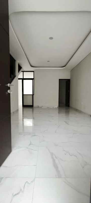 dijual rumah baru gress di jalan virgo