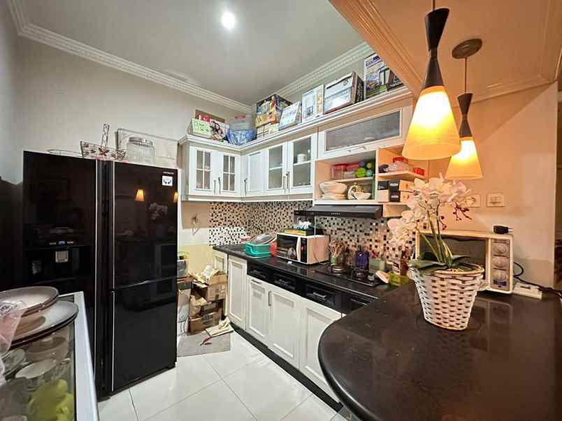 dijual rumah batu ampar kec kramat jati