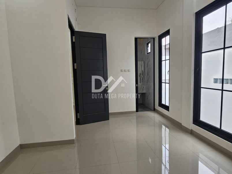 dijual rumah bergaya american style di bintaro