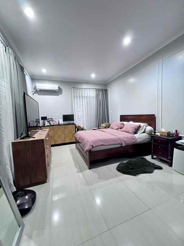 dijual rumah bukit cinere raya