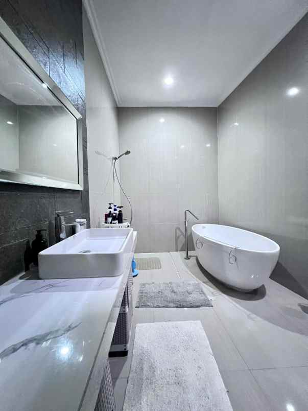 dijual rumah bukit cinere raya