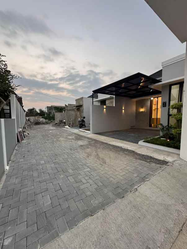 dijual rumah cebongan