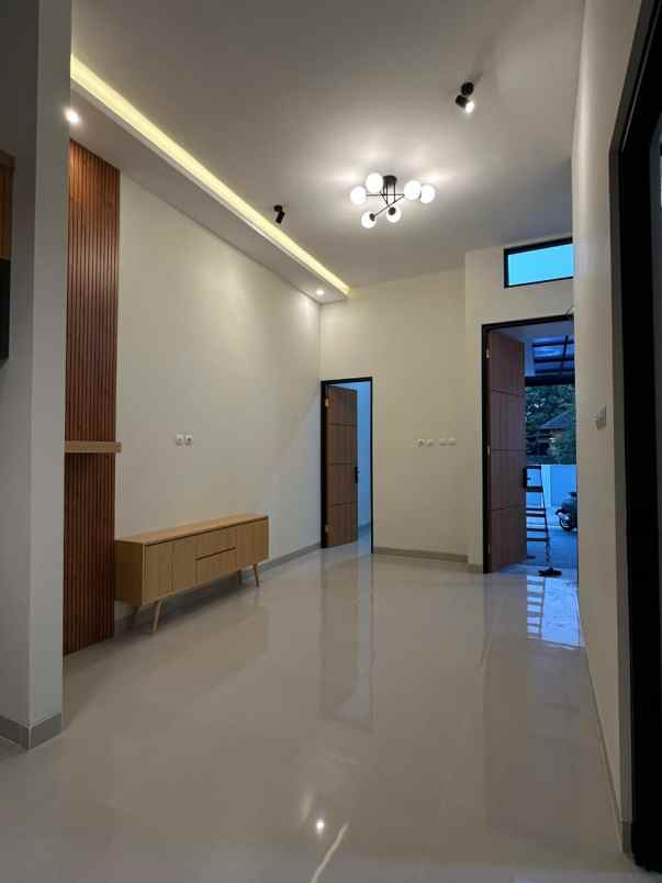 dijual rumah cebongan