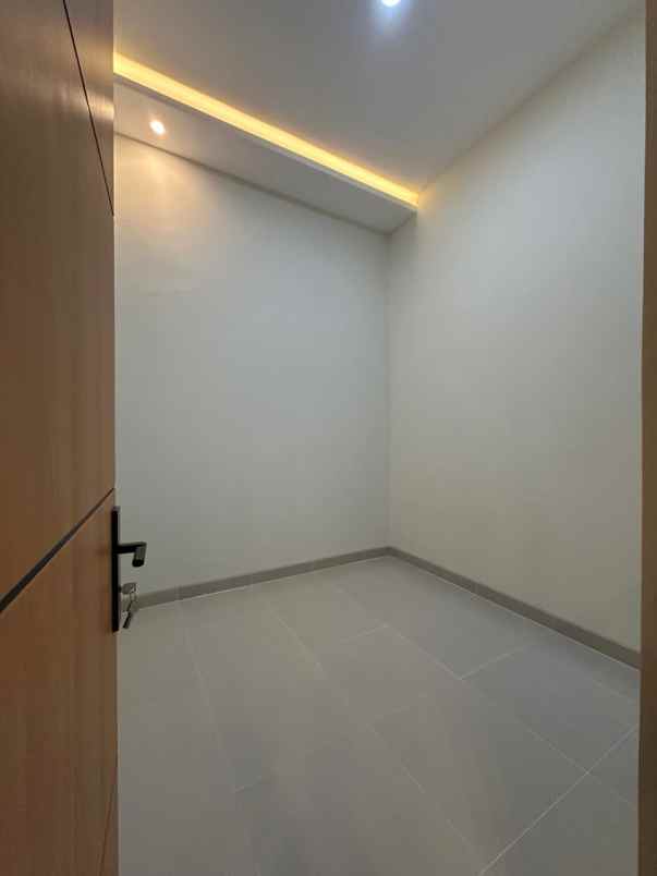 dijual rumah cebongan