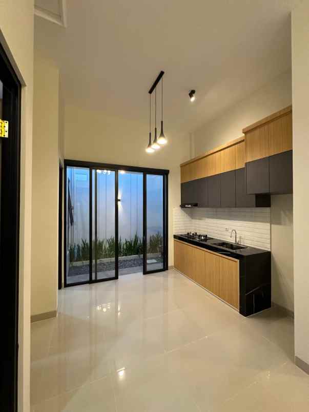 dijual rumah cebongan