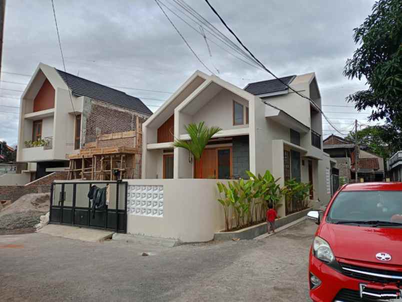 dijual rumah cibiru hilir