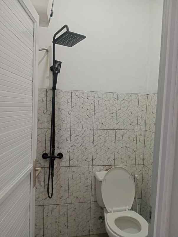 dijual rumah cihanjuang bandung barat