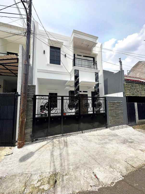dijual rumah cijantung