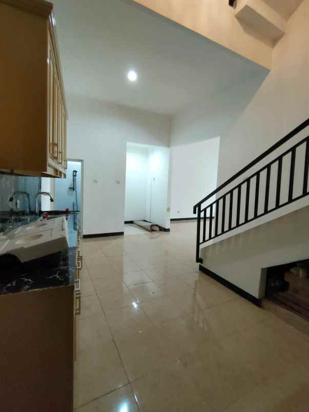 dijual rumah cililin petogogan