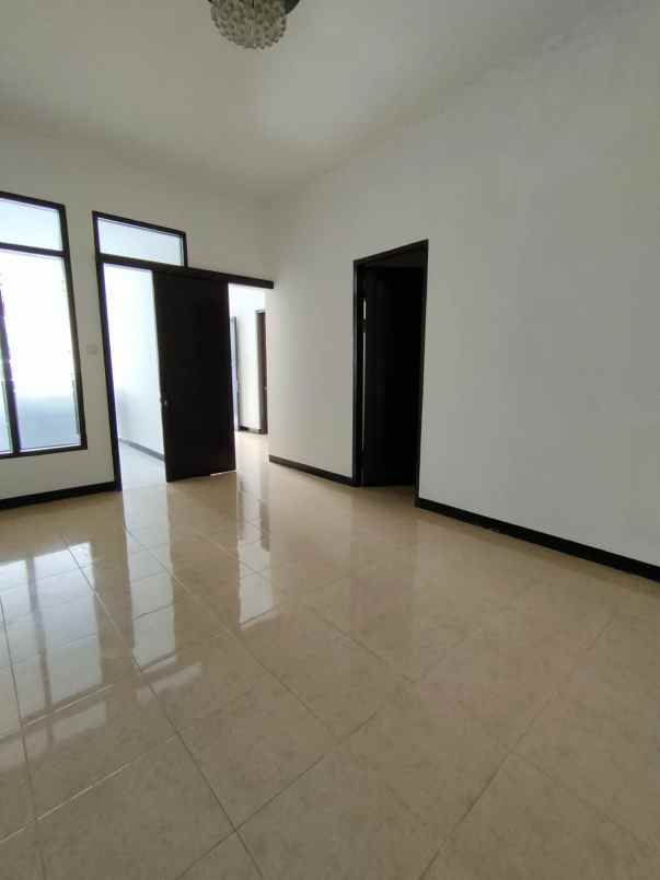 dijual rumah cililin petogogan