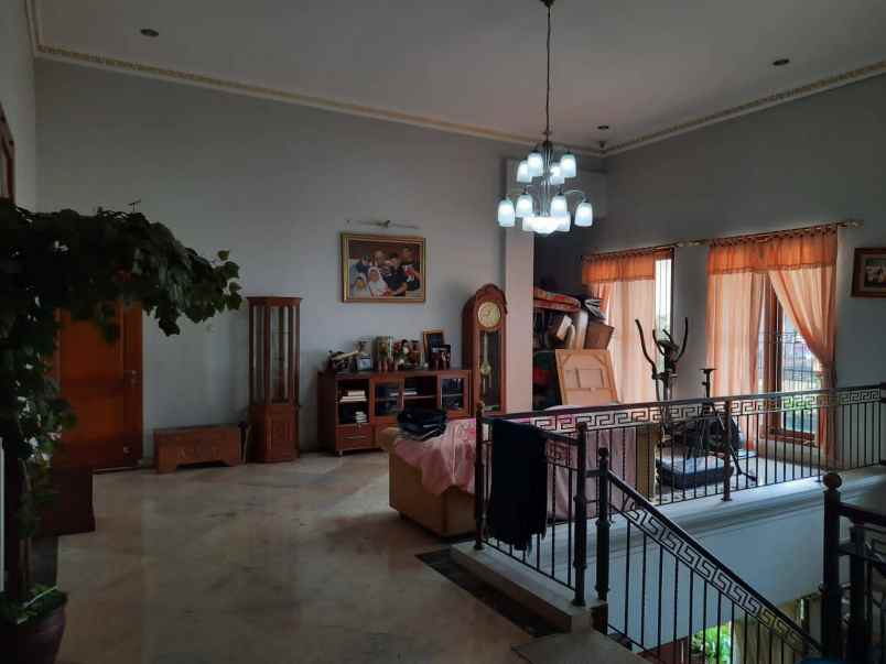 dijual rumah cinere depok