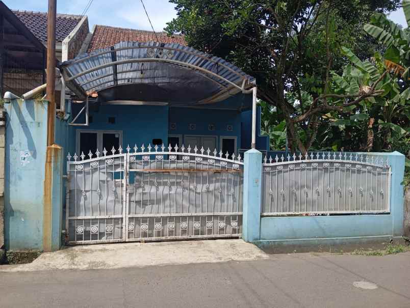 dijual rumah cisangkan
