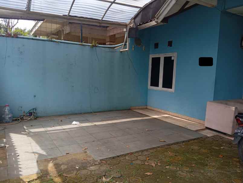dijual rumah cisangkan