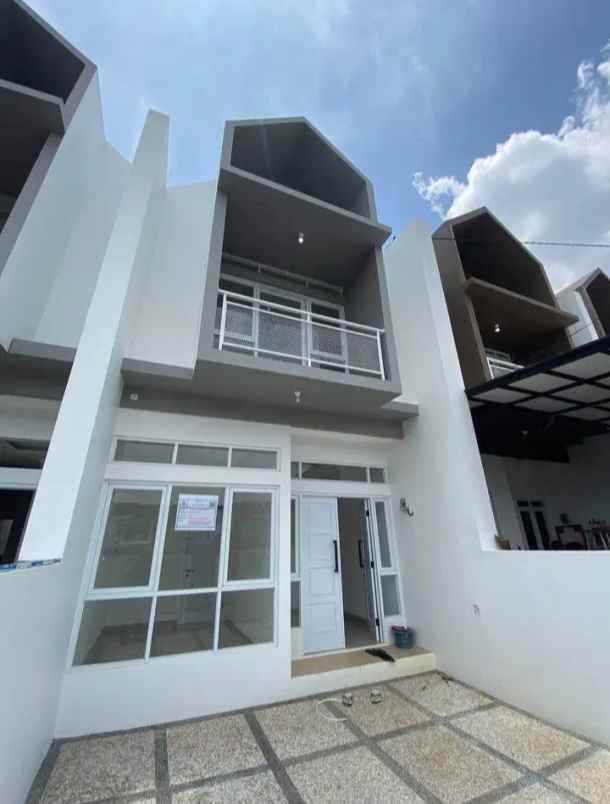 dijual rumah cisaranten kulon