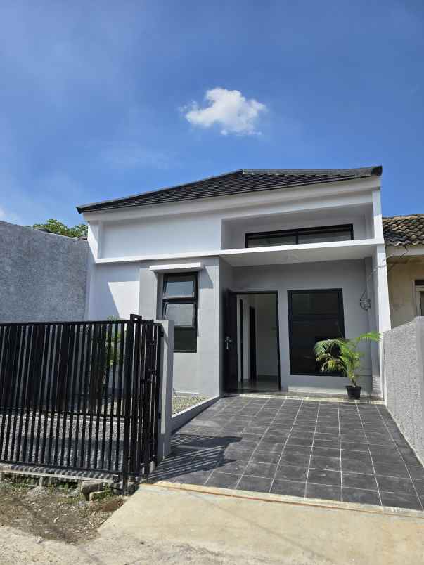 dijual rumah citra indah city