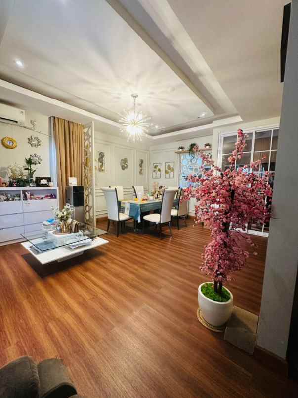 dijual rumah cluster burgundy