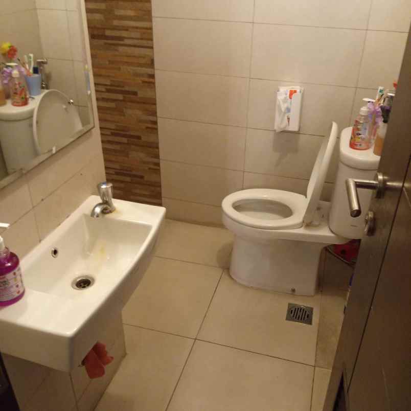 dijual rumah cluster burgundy