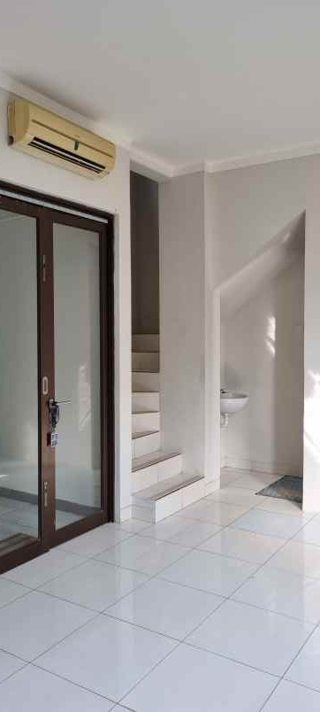 dijual rumah cluster callysta graha