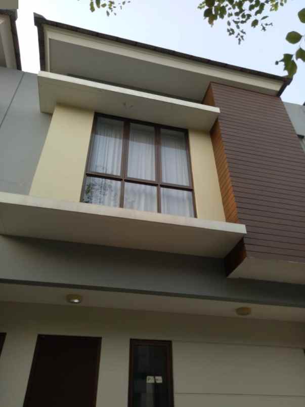 dijual rumah cluster callysta graha