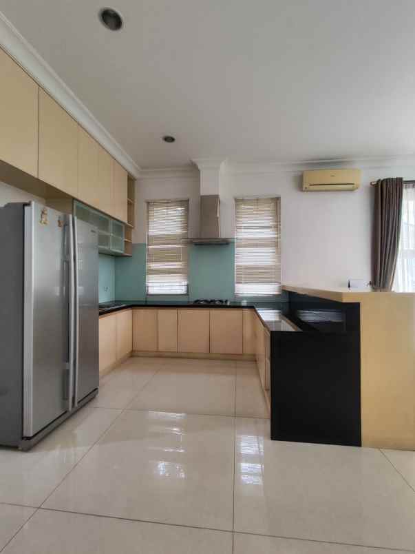 dijual rumah cluster crown phg gading