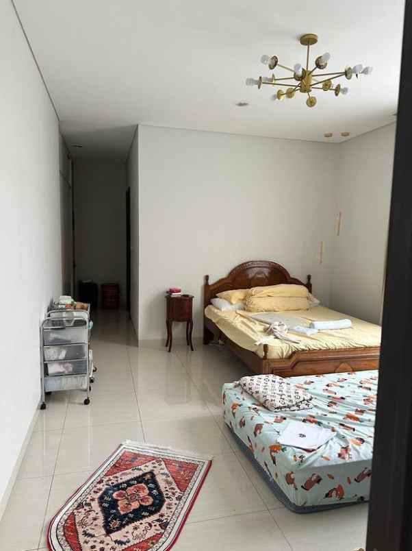 dijual rumah cluster emily sumarecon