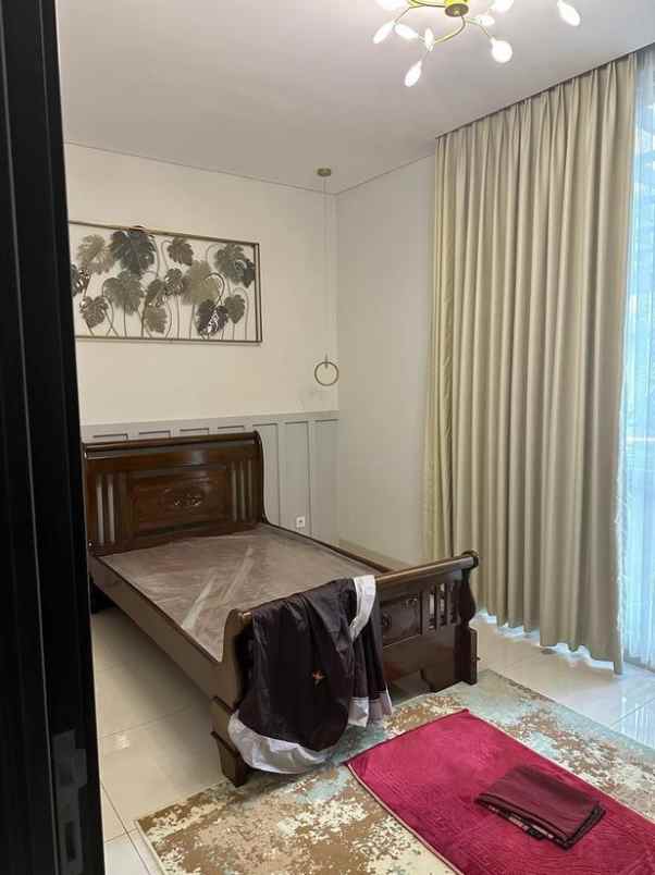 dijual rumah cluster emily sumarecon