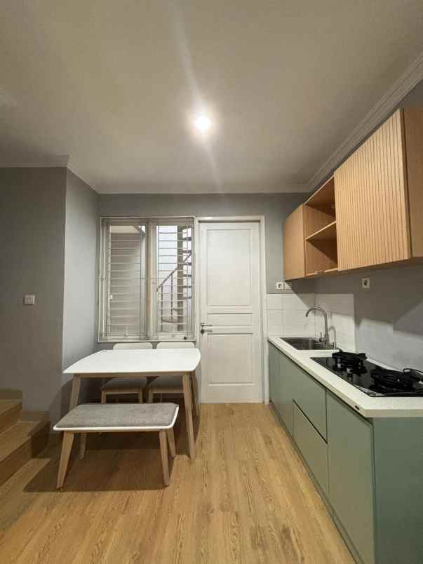 dijual rumah cluster karelia village by