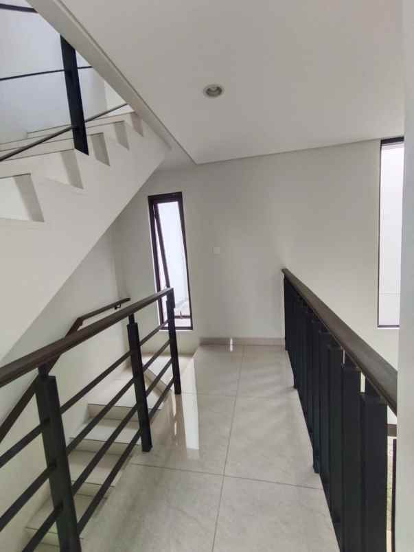 dijual rumah cluster morizen summarecon