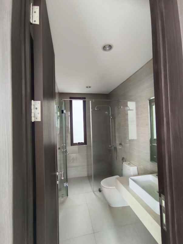 dijual rumah cluster morizen summarecon