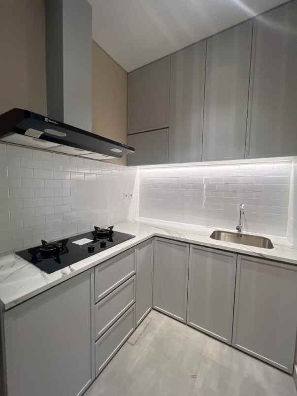 dijual rumah cluster semayang jakarta
