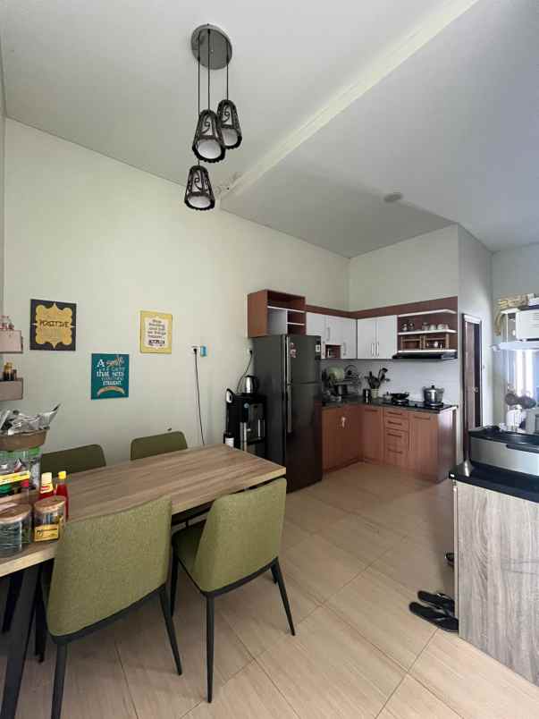 dijual rumah deltasari baru