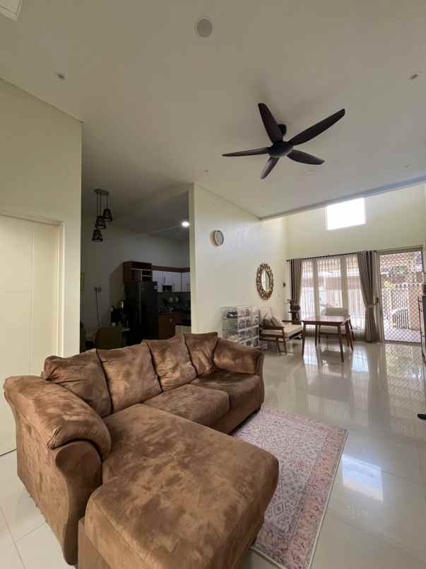 dijual rumah deltasari baru