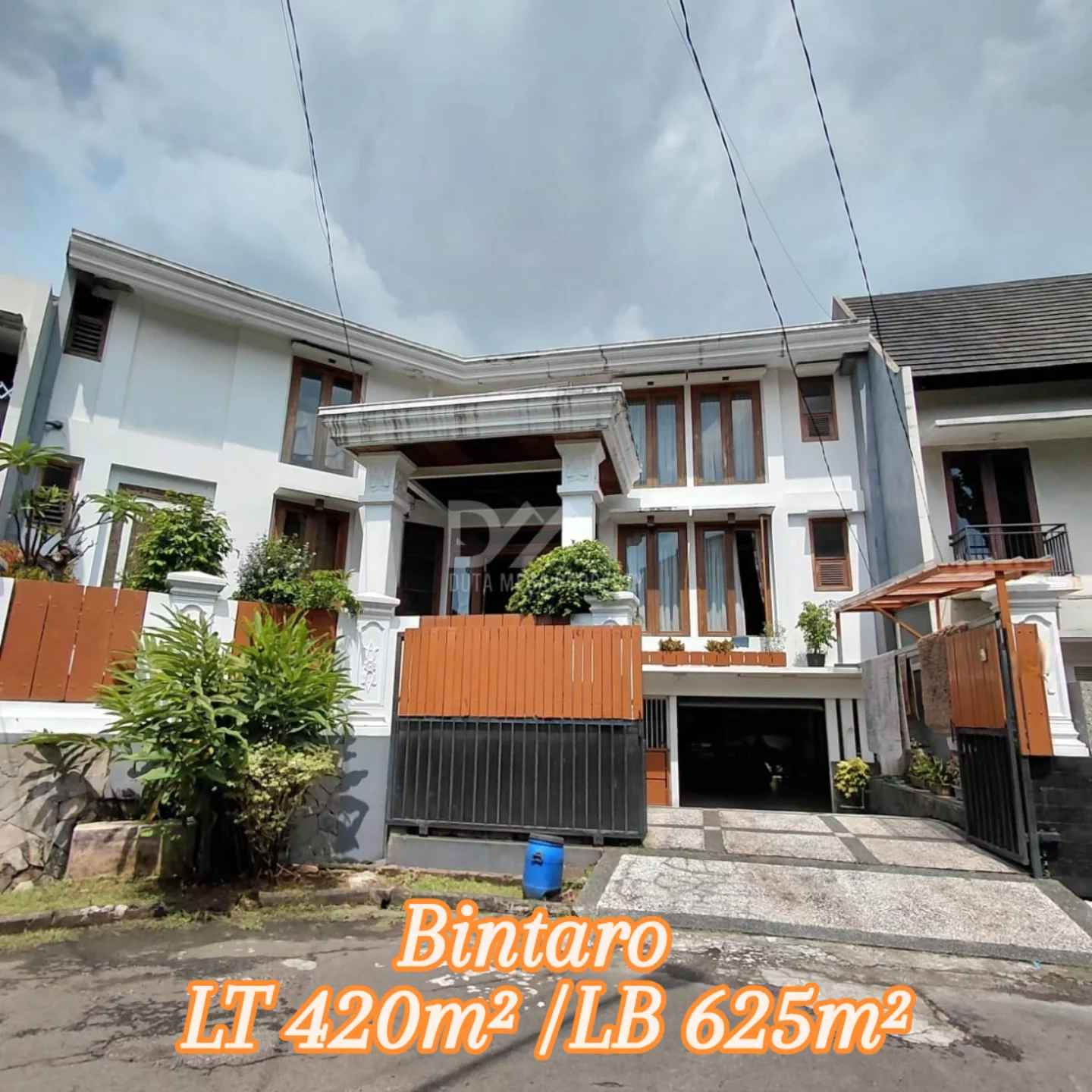 dijual rumah dengan parkir basement di bintaro