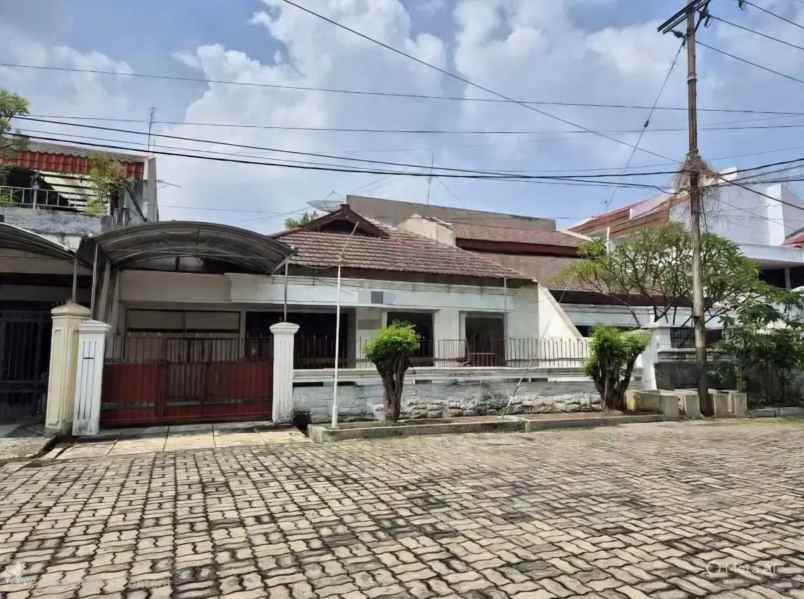 dijual rumah di dharmahusada utara