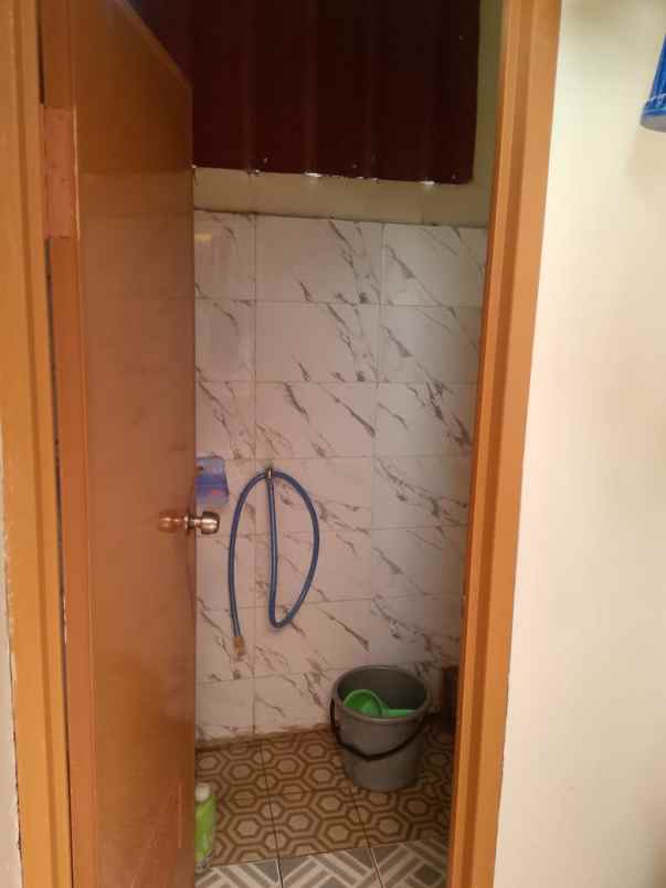 dijual rumah di perum grafika banyumanik semarang
