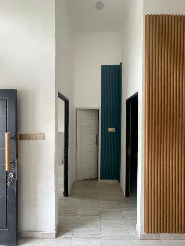 dijual rumah di perumahan grand residence city