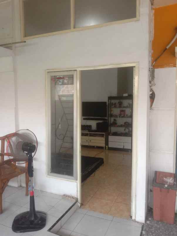 dijual rumah di perumahan kasih junwangi krian