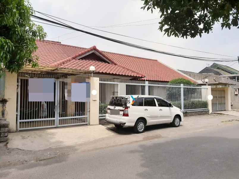 dijual rumah dukuh kupang timur