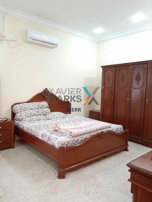 dijual rumah dukuh kupang timur