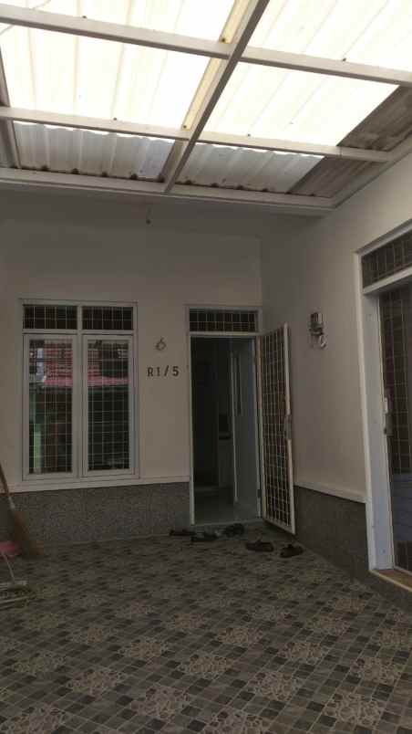 dijual rumah dukuh zamrud kota legenda