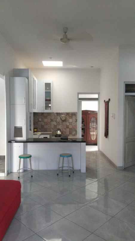 dijual rumah dukuh zamrud kota legenda